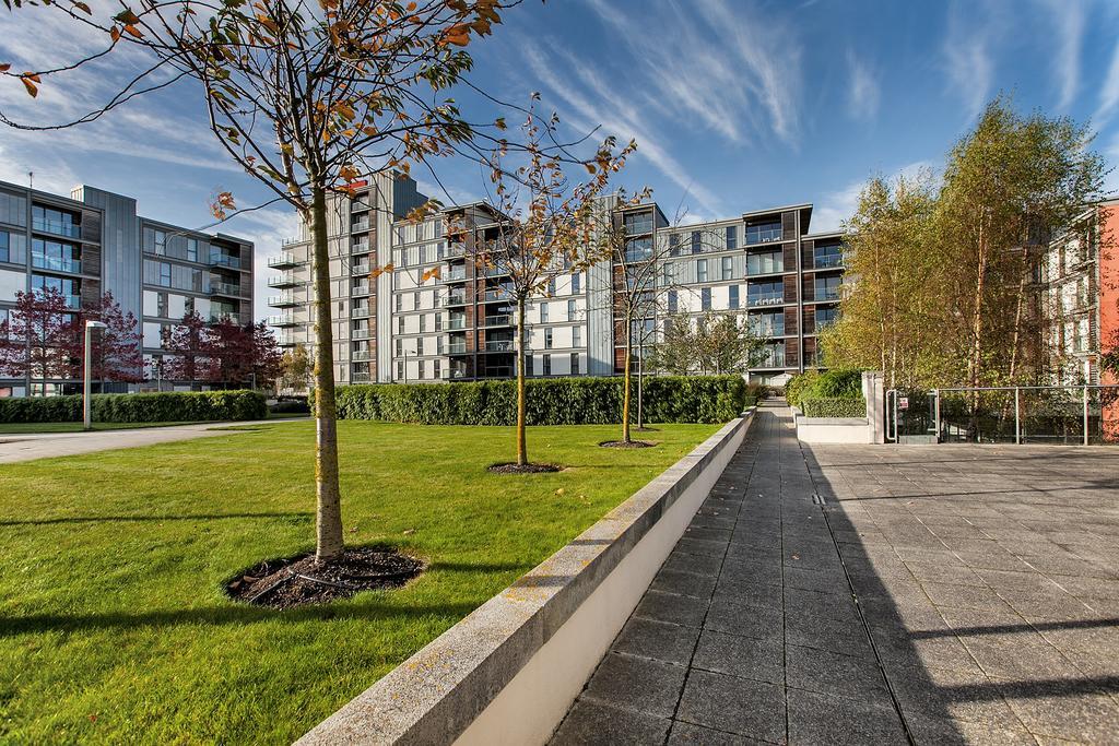 Shortstaymk Vizion Apartments, With Free Superfast Wi-Fi, Parking, Sky Sports And Movies Milton Keynes Eksteriør bilde